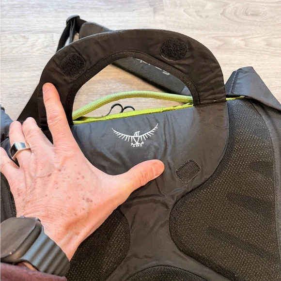 Osprey Lime and Black Messenger Bag - Picture 5 of 11